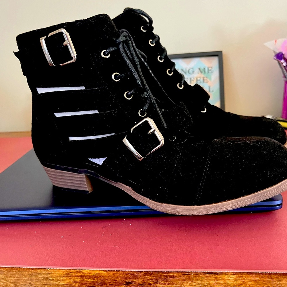 Evans Ankle Boot - new with tags